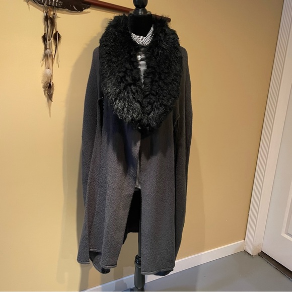 Cejon Womens OSFM faux fur collar soft poncho long line Shawl Cover up Grey - Picture 1 of 8